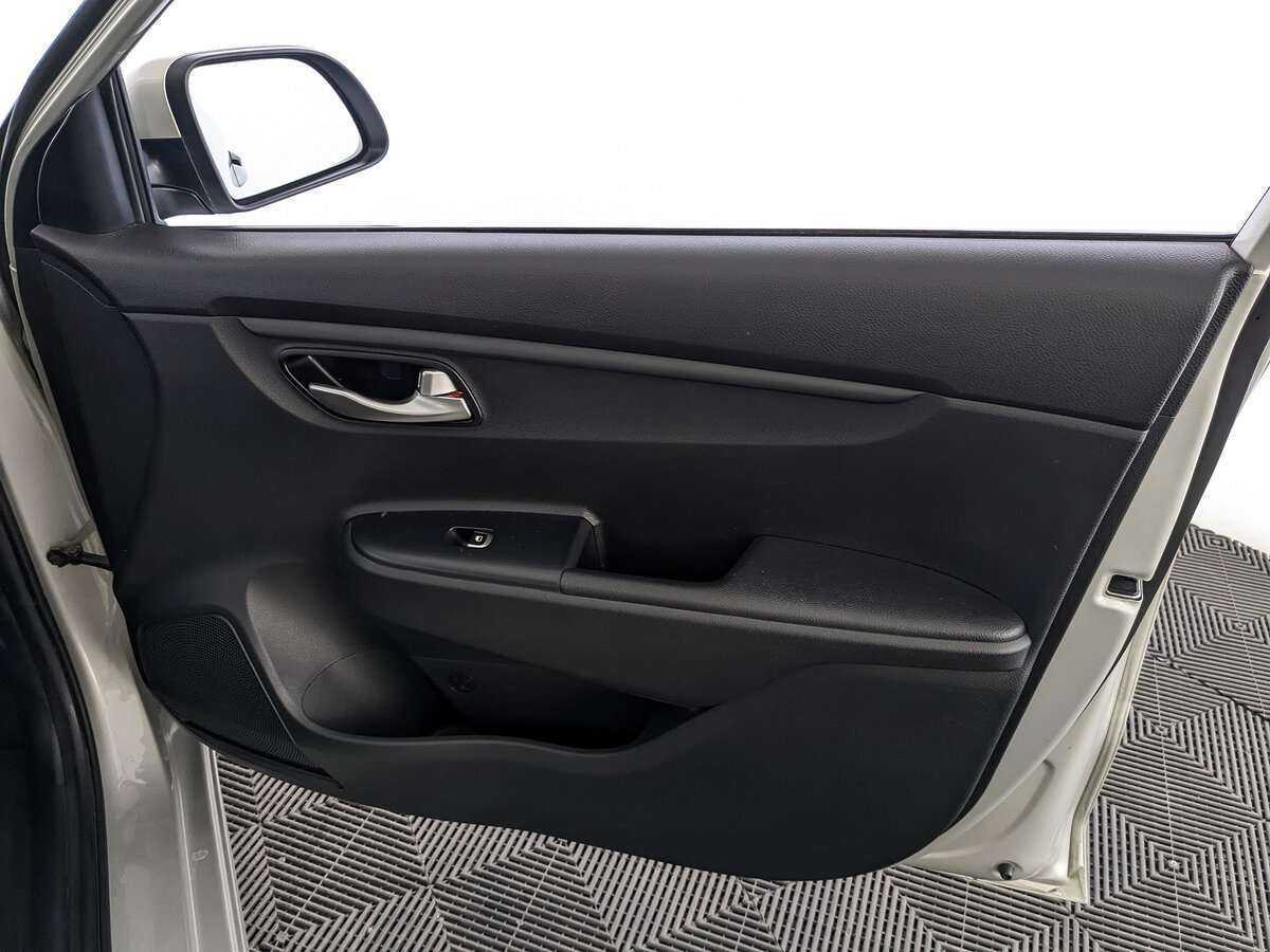 Kia Rio с пробегом — 2019 год. Фото: #18