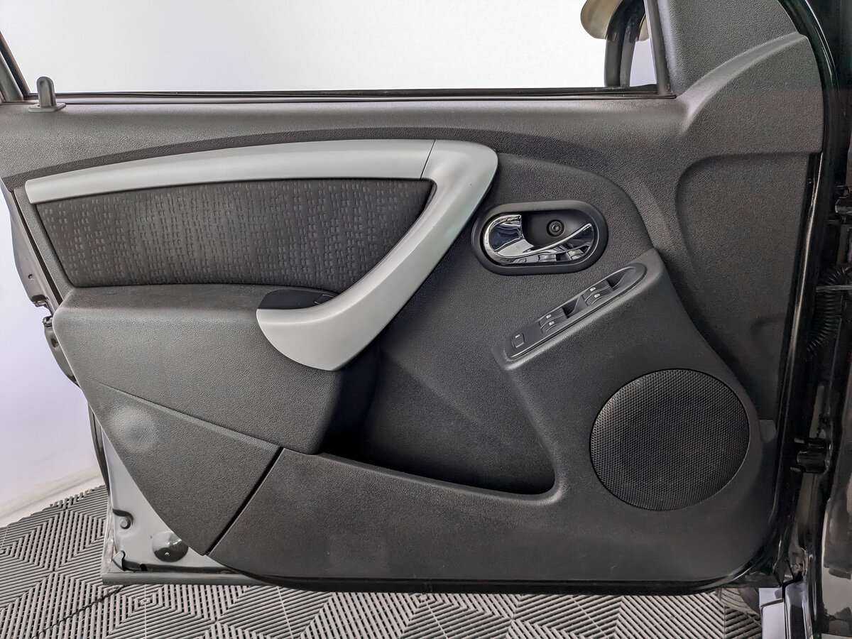 Nissan Terrano с пробегом — 2015 год. Фото: #13