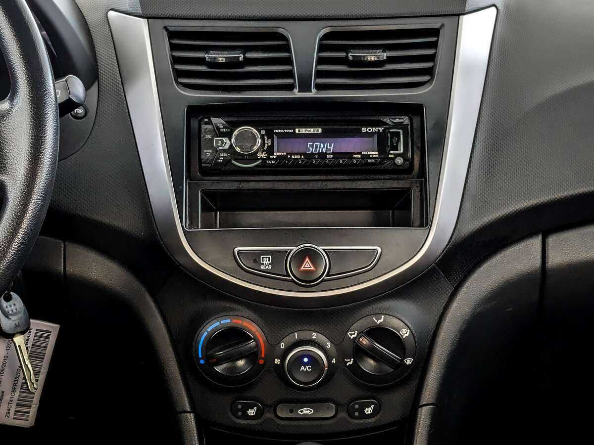 Hyundai Solaris с пробегом — 2014 год. Фото: #12