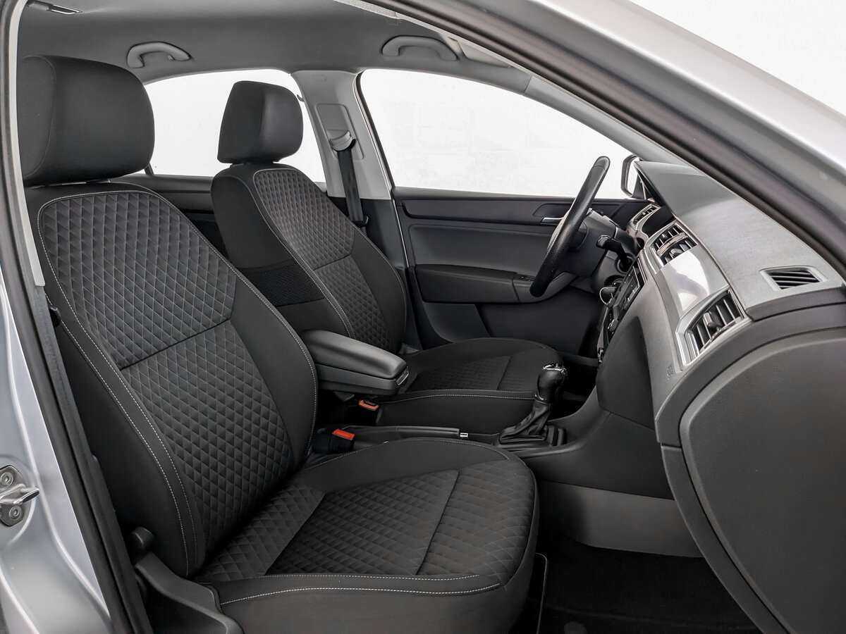 Skoda Rapid с пробегом — 2016 год. Фото: #17