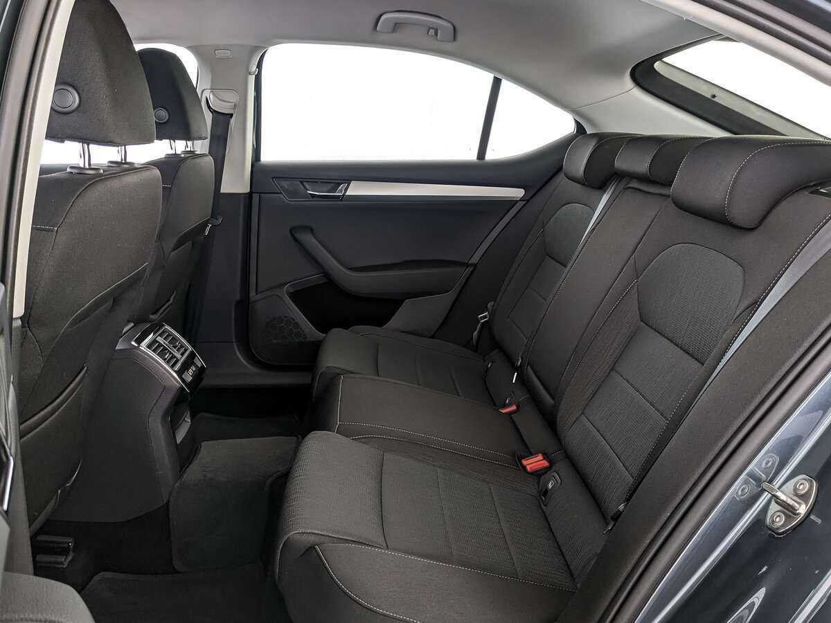 Skoda Superb с пробегом — 2019 год. Фото: #13