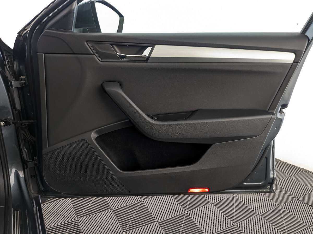 Skoda Superb с пробегом — 2019 год. Фото: #19