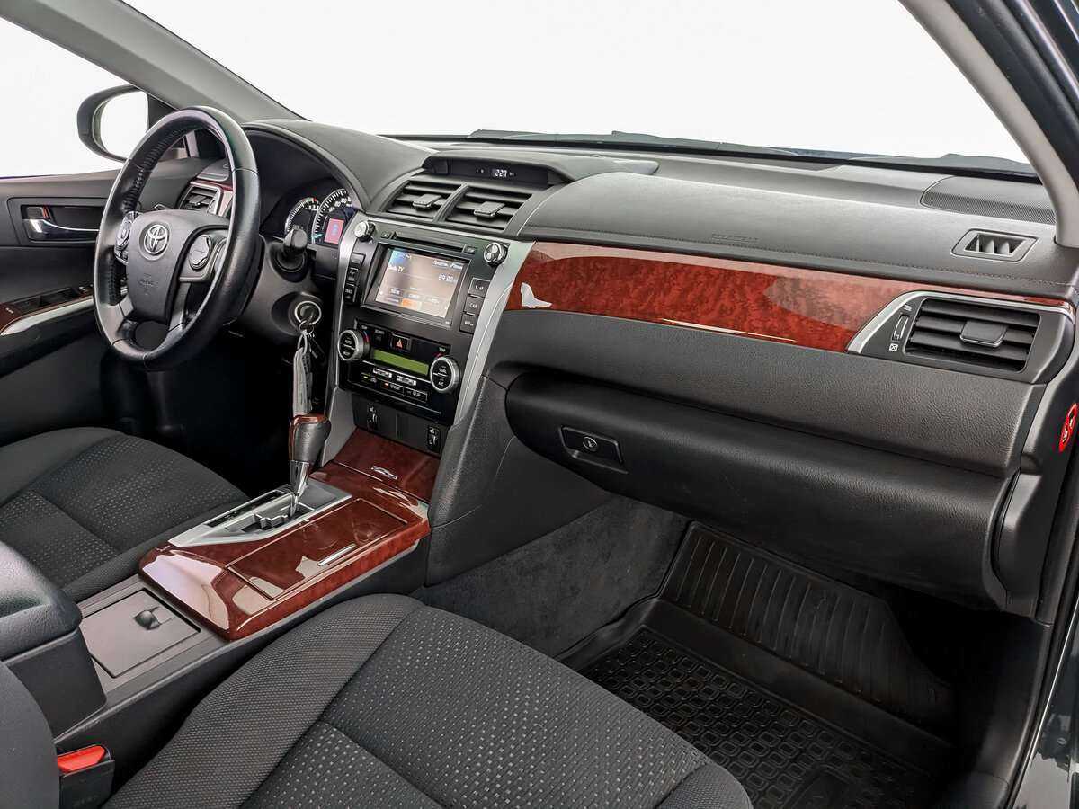Toyota Camry с пробегом — 2013 год. Фото: #8