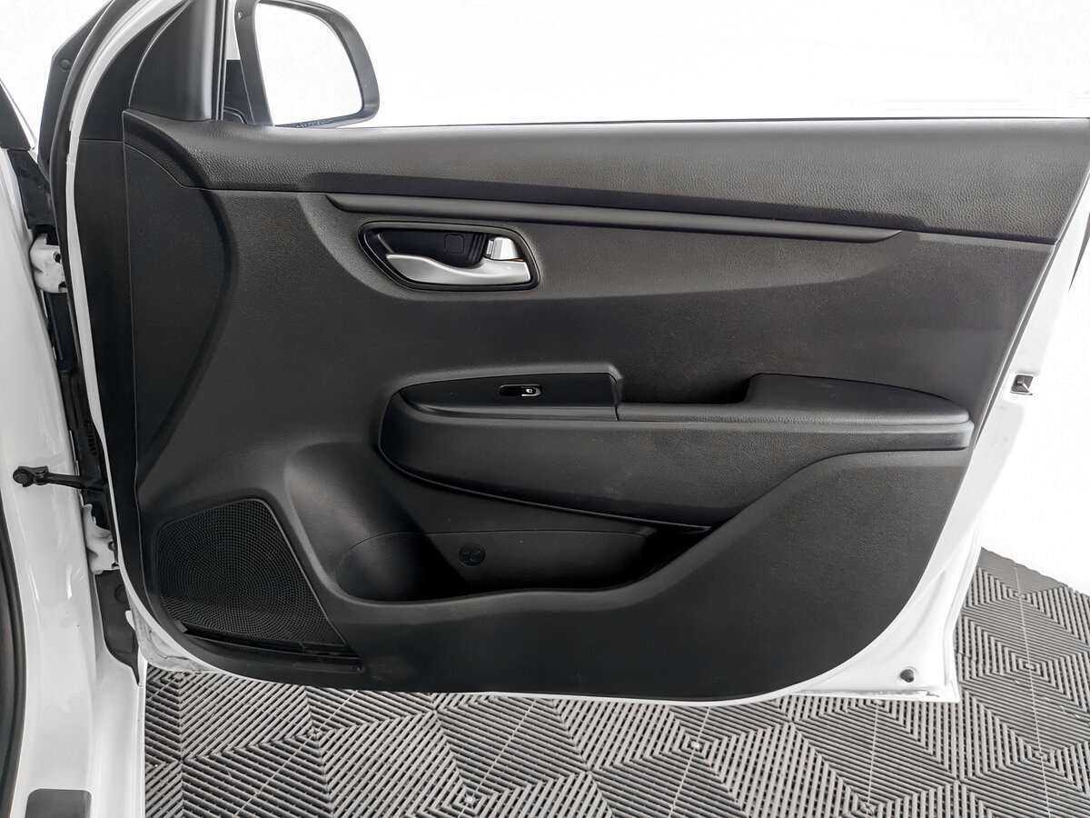 Kia Rio с пробегом — 2020 год. Фото: #18