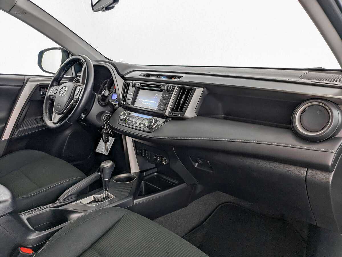 Toyota RAV4 с пробегом — 2014 год. Фото: #7