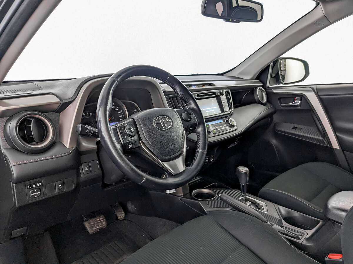 Toyota RAV4 с пробегом — 2014 год. Фото: #12