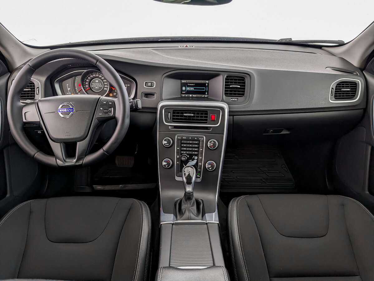 Volvo S60 с пробегом — 2015 год. Фото: #11