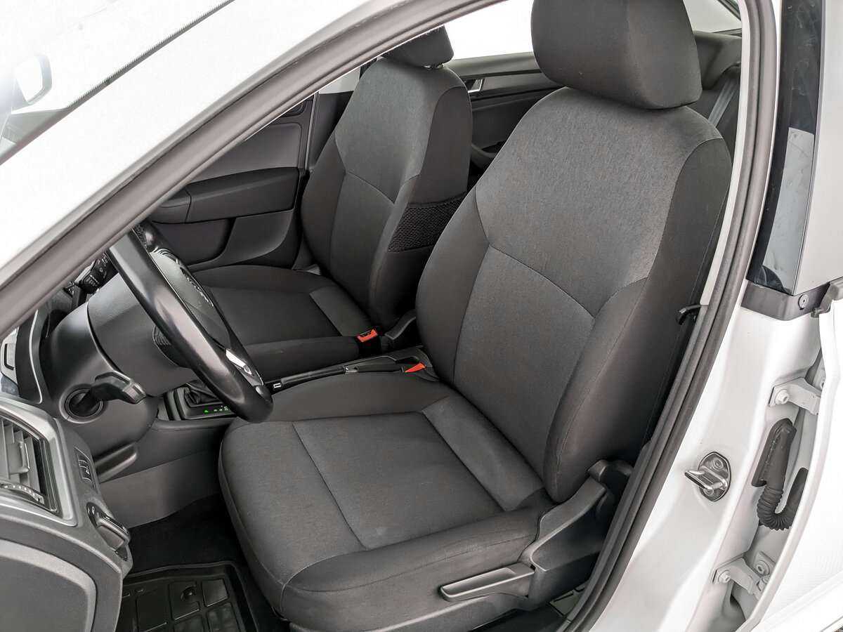 Skoda Rapid с пробегом — 2018 год. Фото: #19