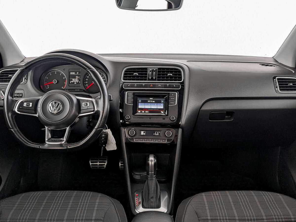 Volkswagen Polo с пробегом — 2017 год. Фото: #11