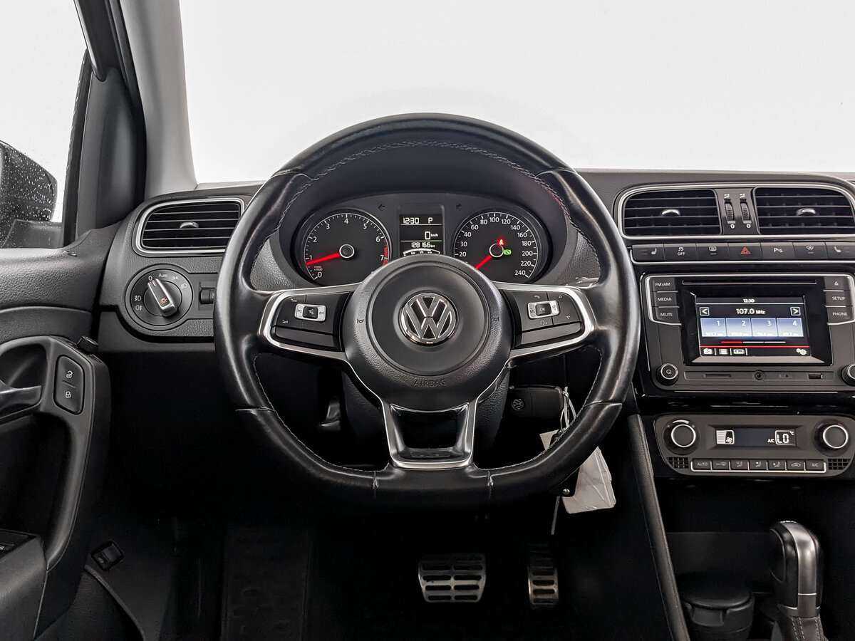 Volkswagen Polo с пробегом — 2017 год. Фото: #16