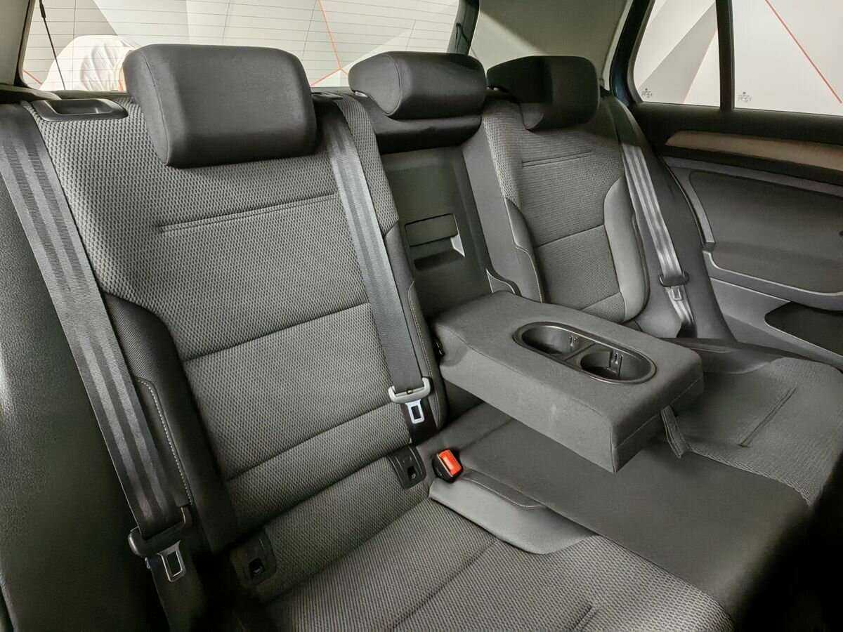 Volkswagen Golf с пробегом — 2014 год. Фото: #12