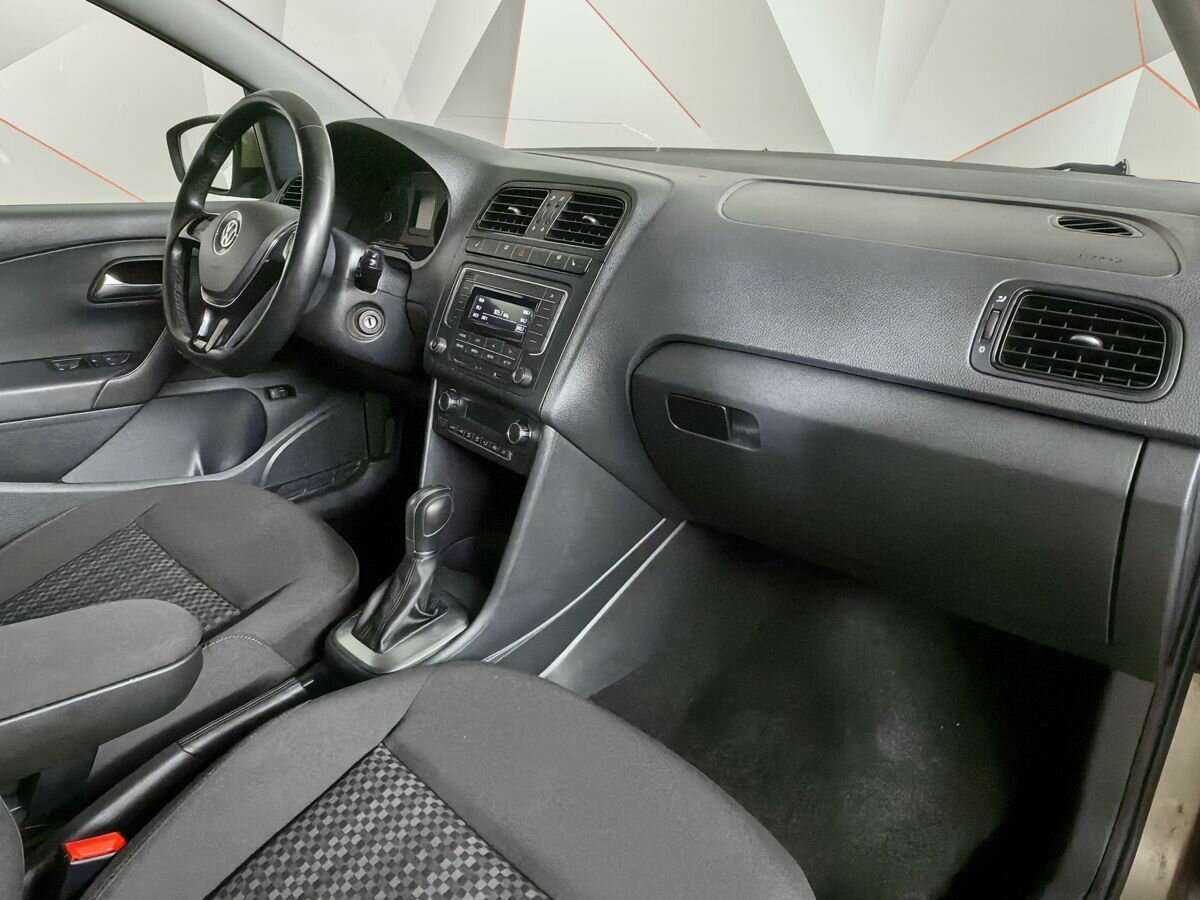Volkswagen Polo с пробегом — 2016 год. Фото: #8