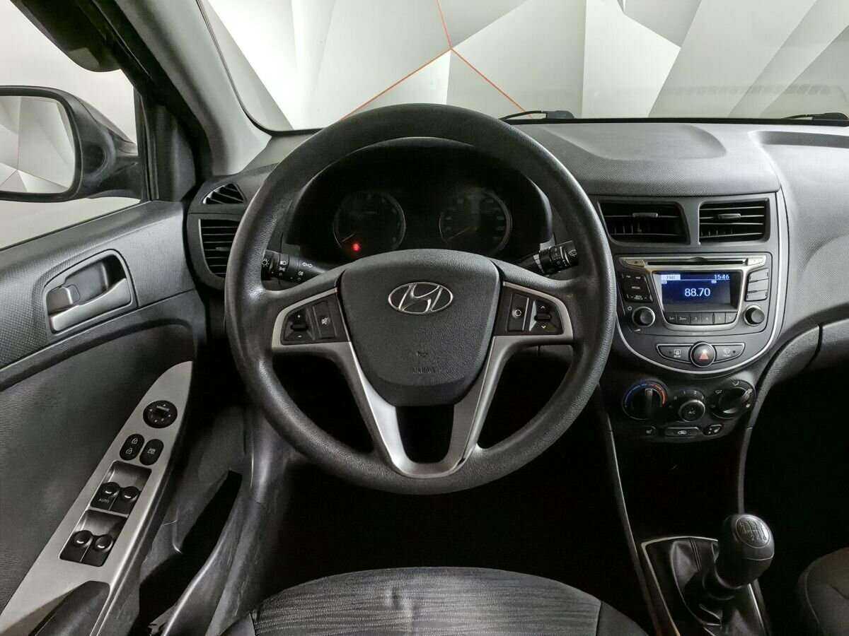Hyundai Solaris с пробегом — 2016 год. Фото: #13