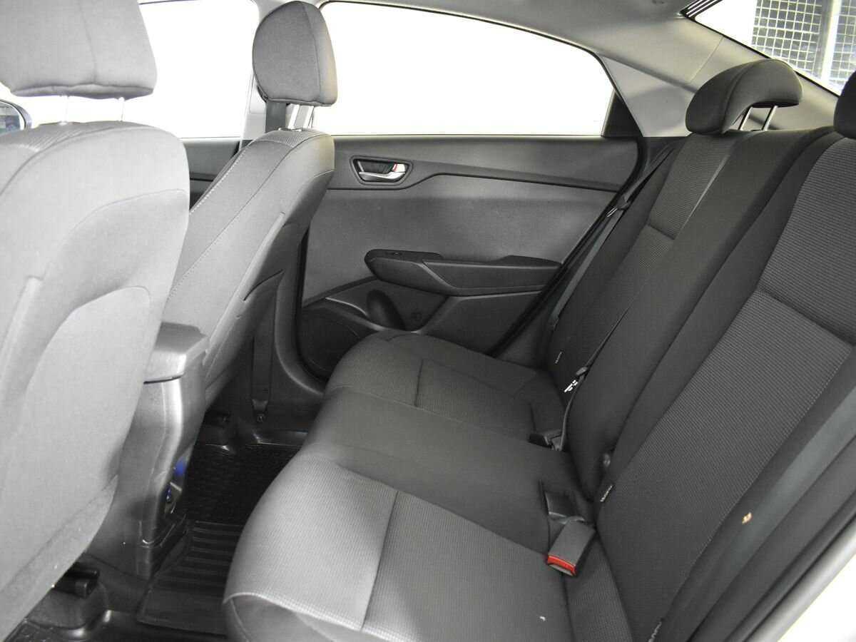 Hyundai Solaris с пробегом — 2020 год. Фото: #12