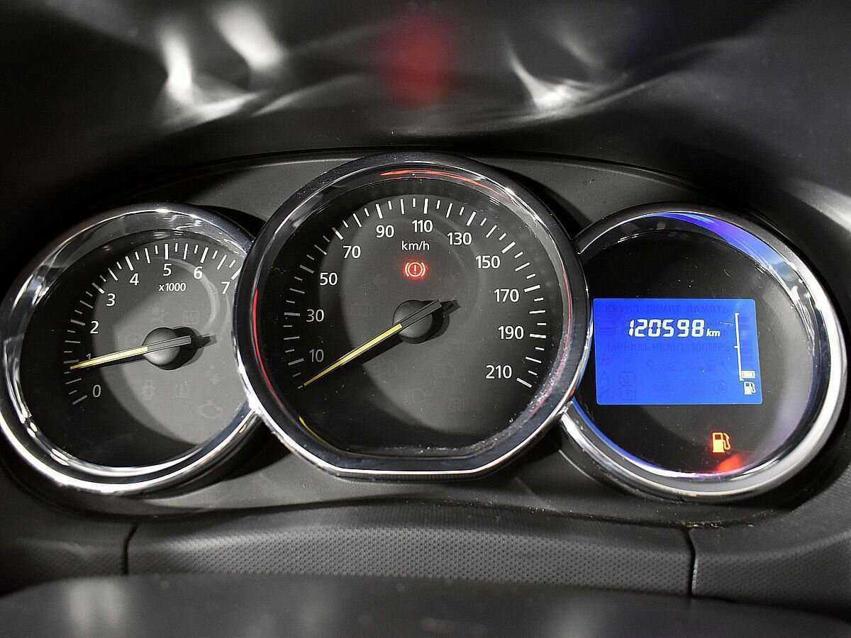 Renault Duster с пробегом — 2017 год. Фото: #11