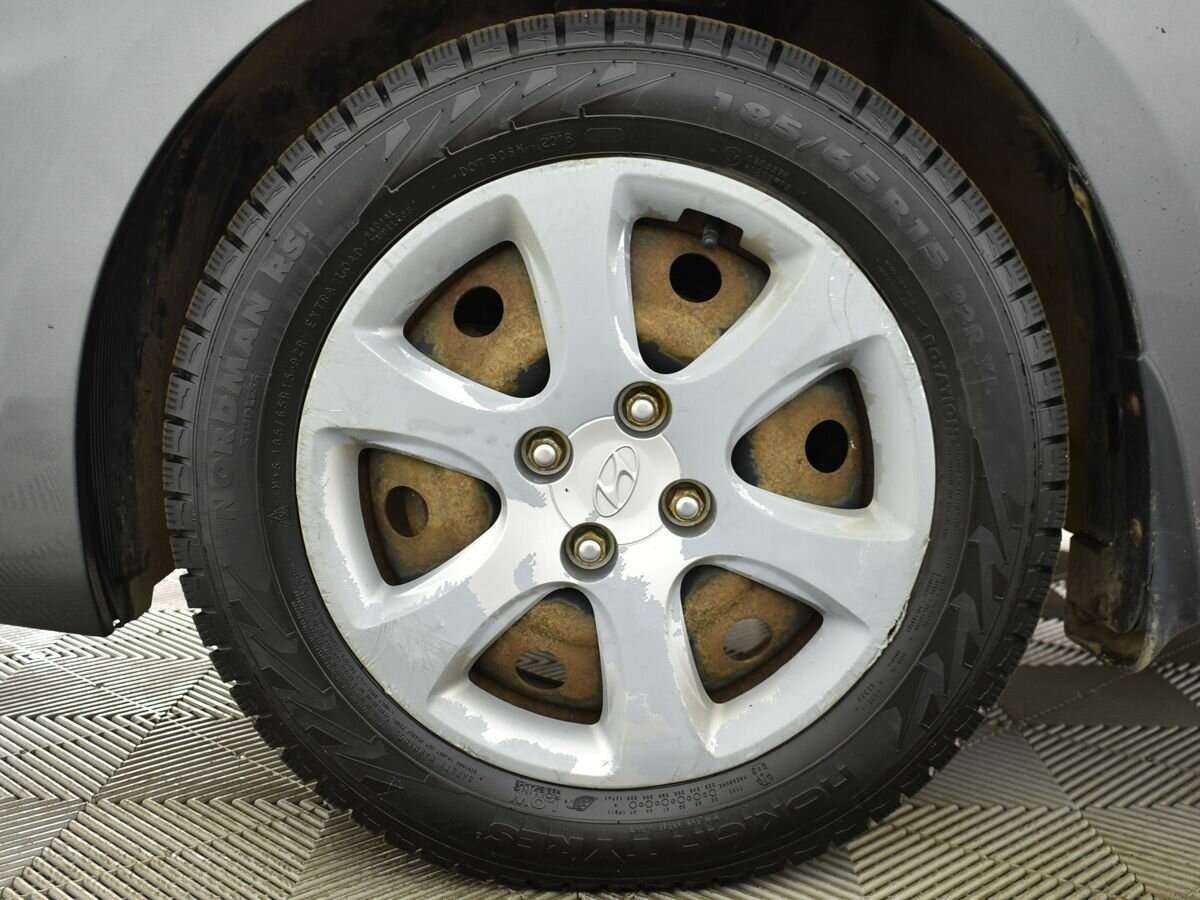 Hyundai Solaris с пробегом — 2013 год. Фото: #7