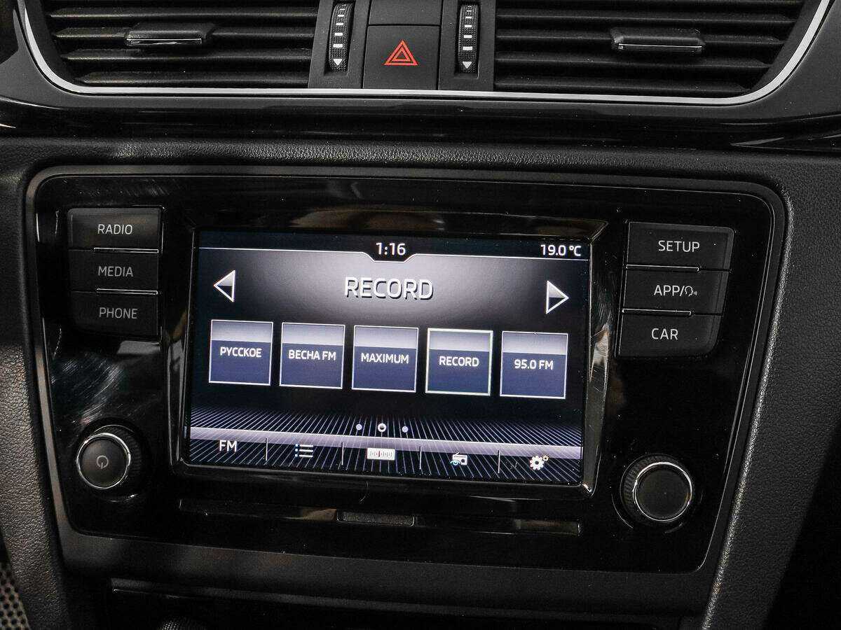 Skoda Rapid с пробегом — 2019 год. Фото: #12