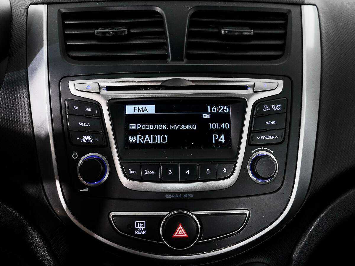 Hyundai Solaris с пробегом — 2016 год. Фото: #12