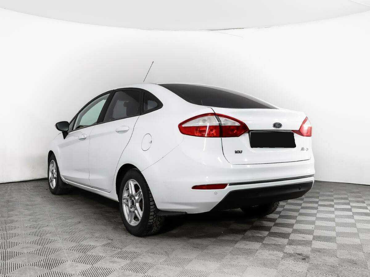 Ford Fiesta с пробегом — 2015 год. Фото: #5