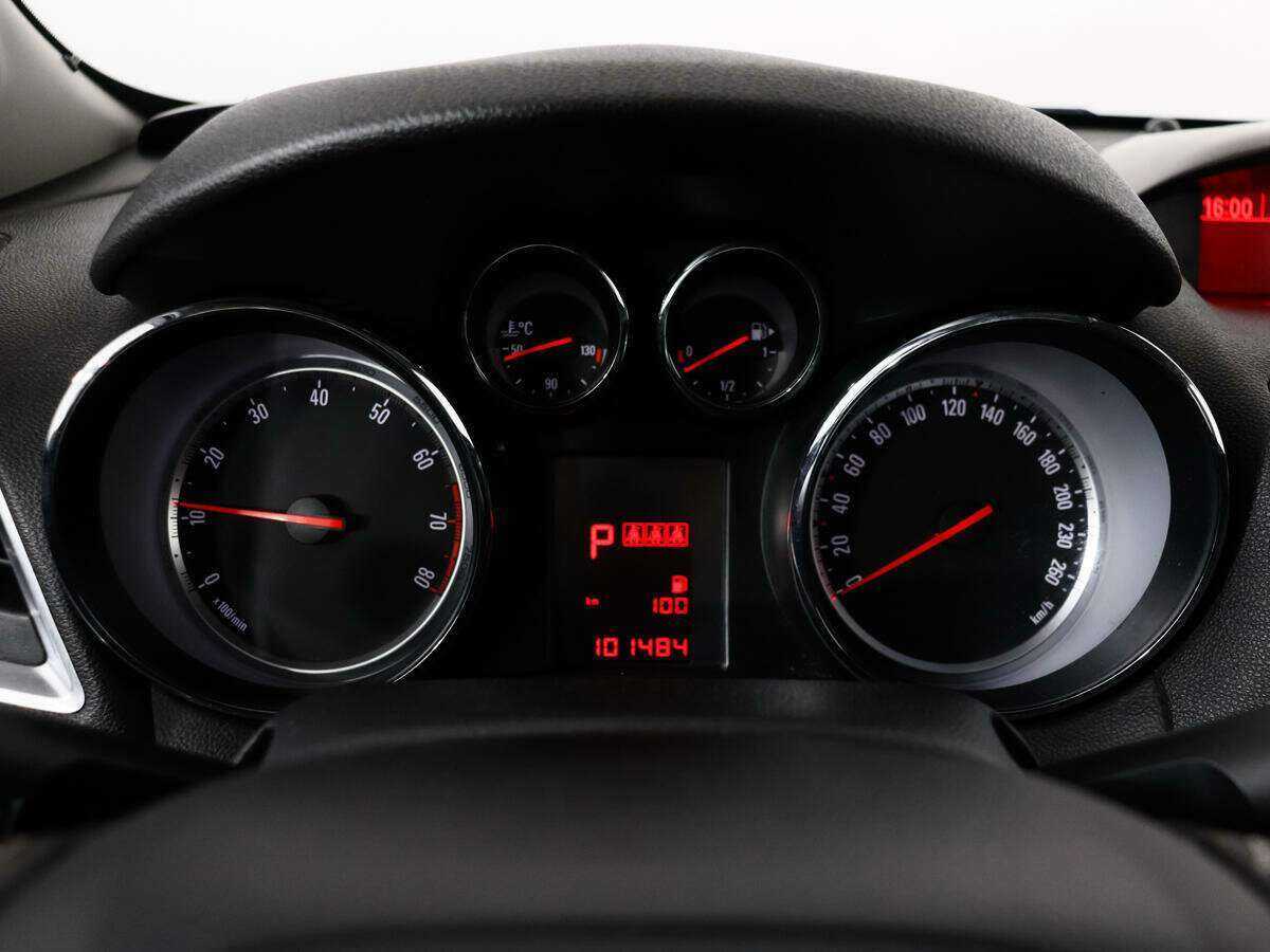 Opel Mokka с пробегом — 2014 год. Фото: #8