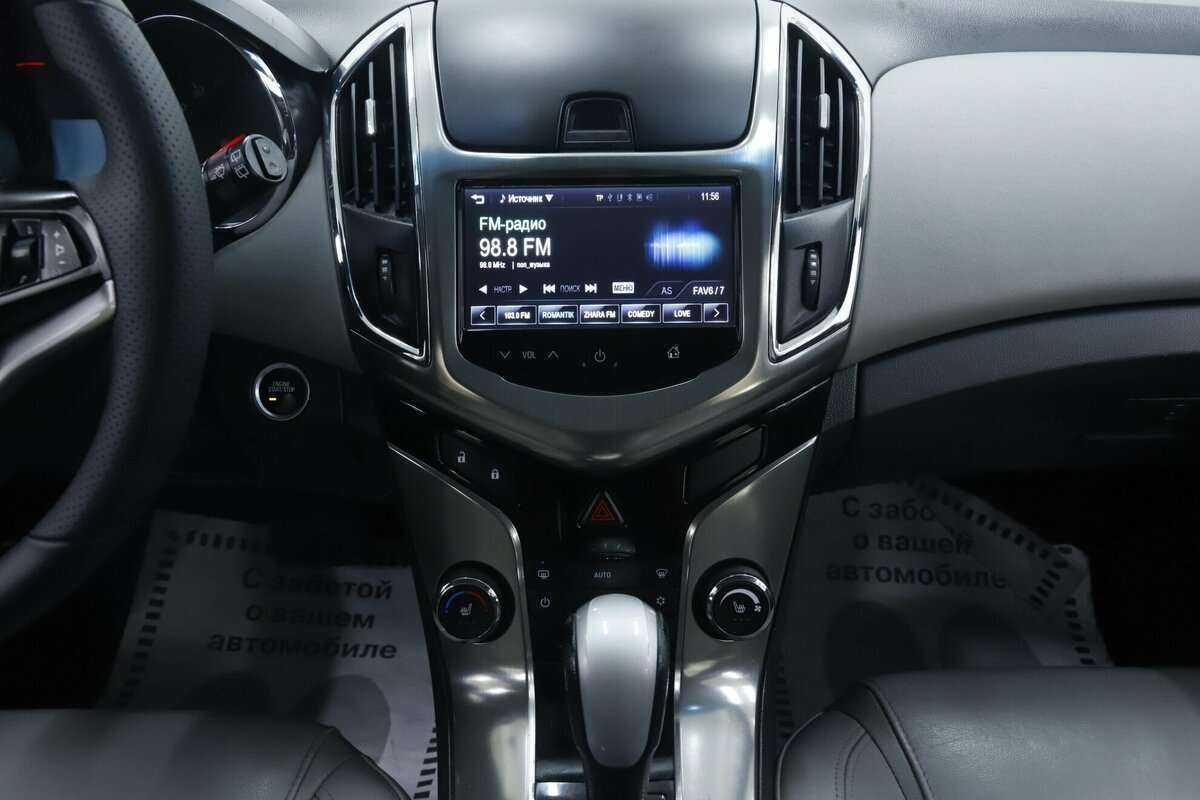 Chevrolet Cruze с пробегом — 2015 год. Фото: #10
