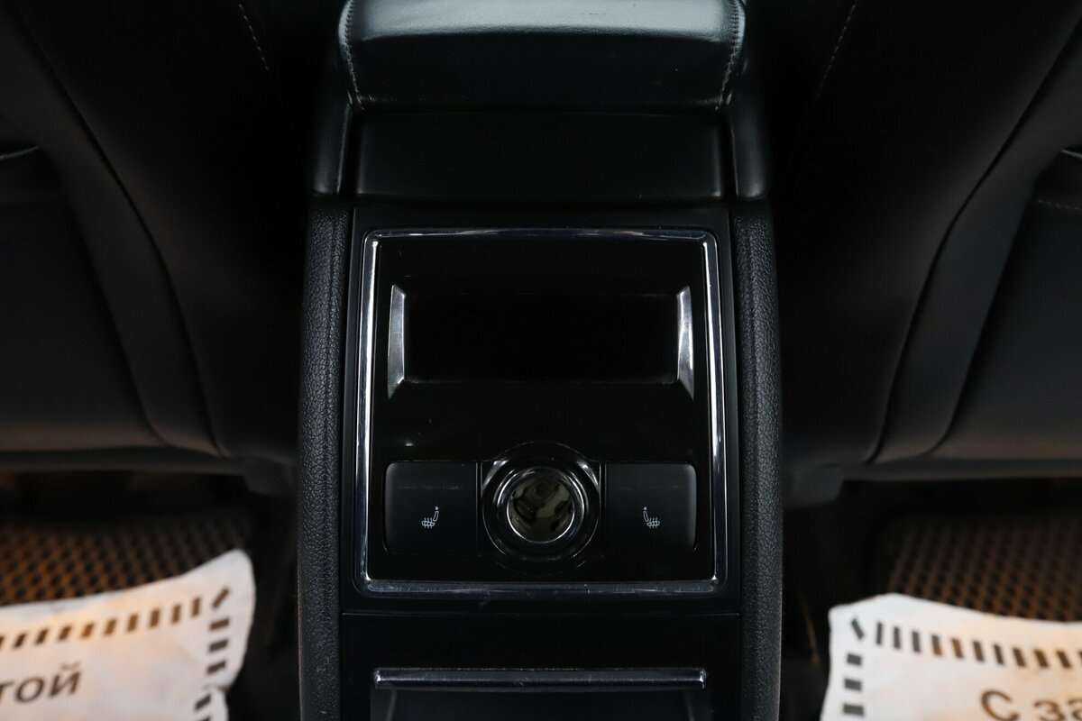 Skoda Superb с пробегом — 2013 год. Фото: #20