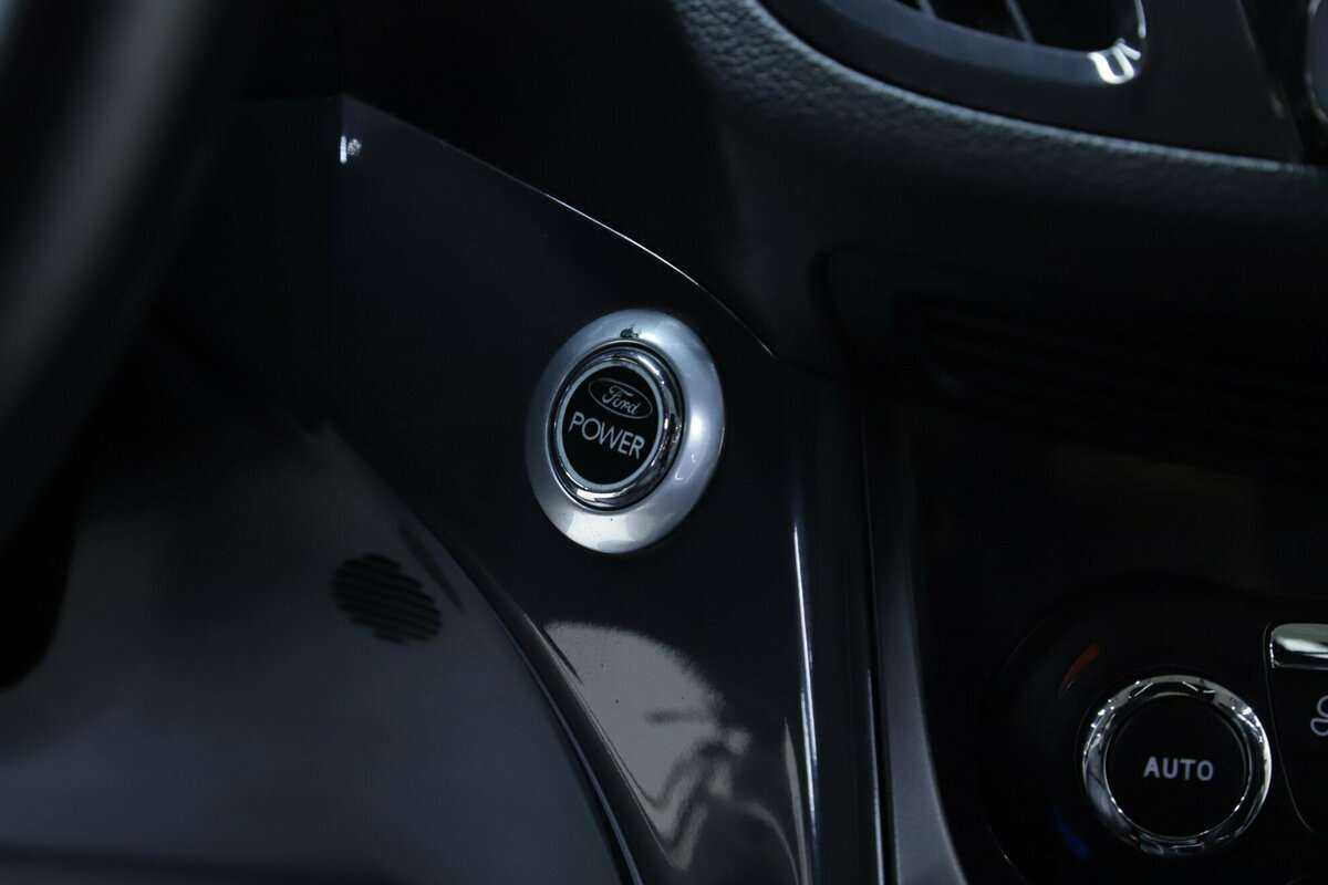 Ford Kuga с пробегом — 2013 год. Фото: #13