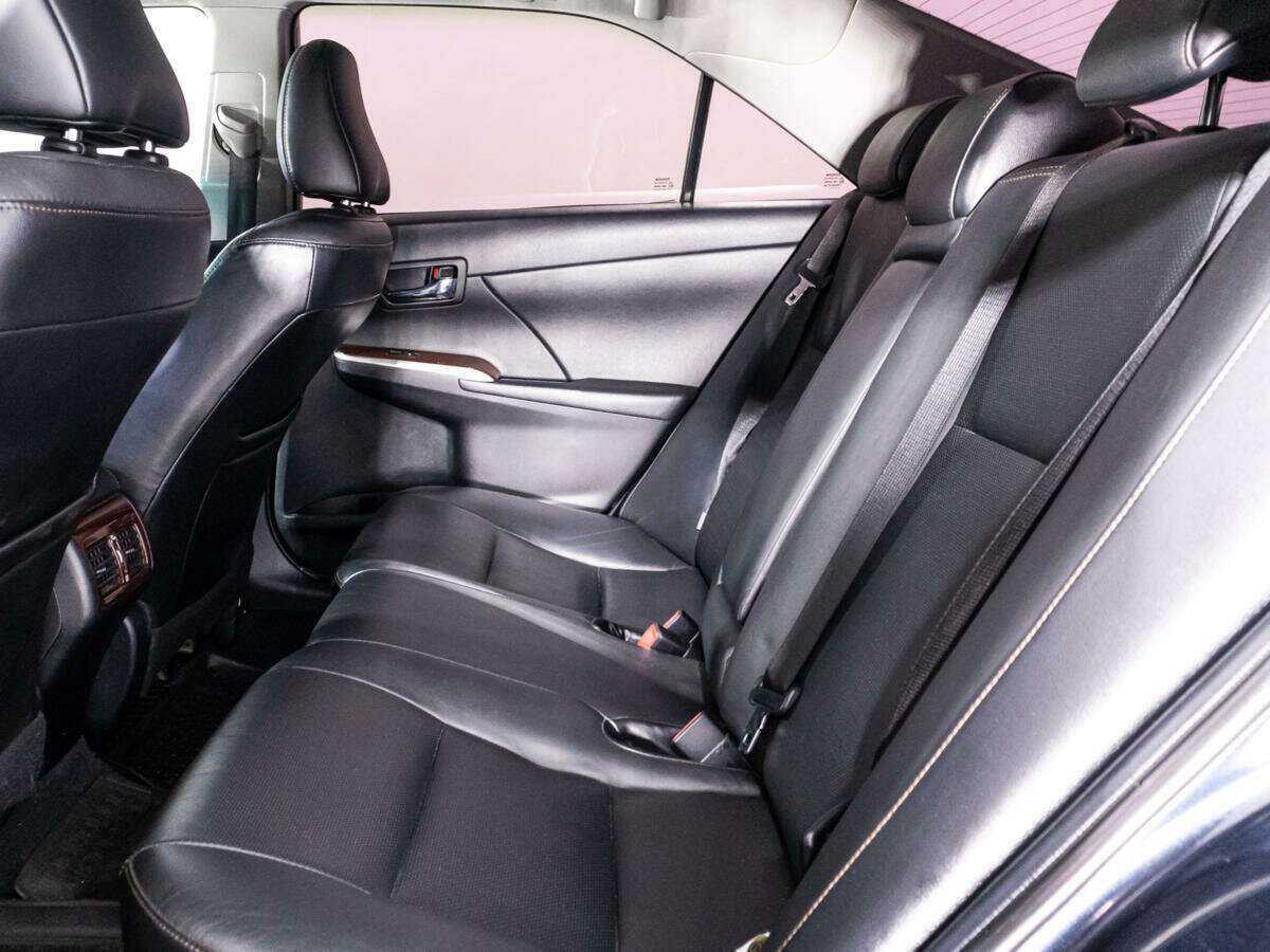 Toyota Camry с пробегом — 2013 год. Фото: #9