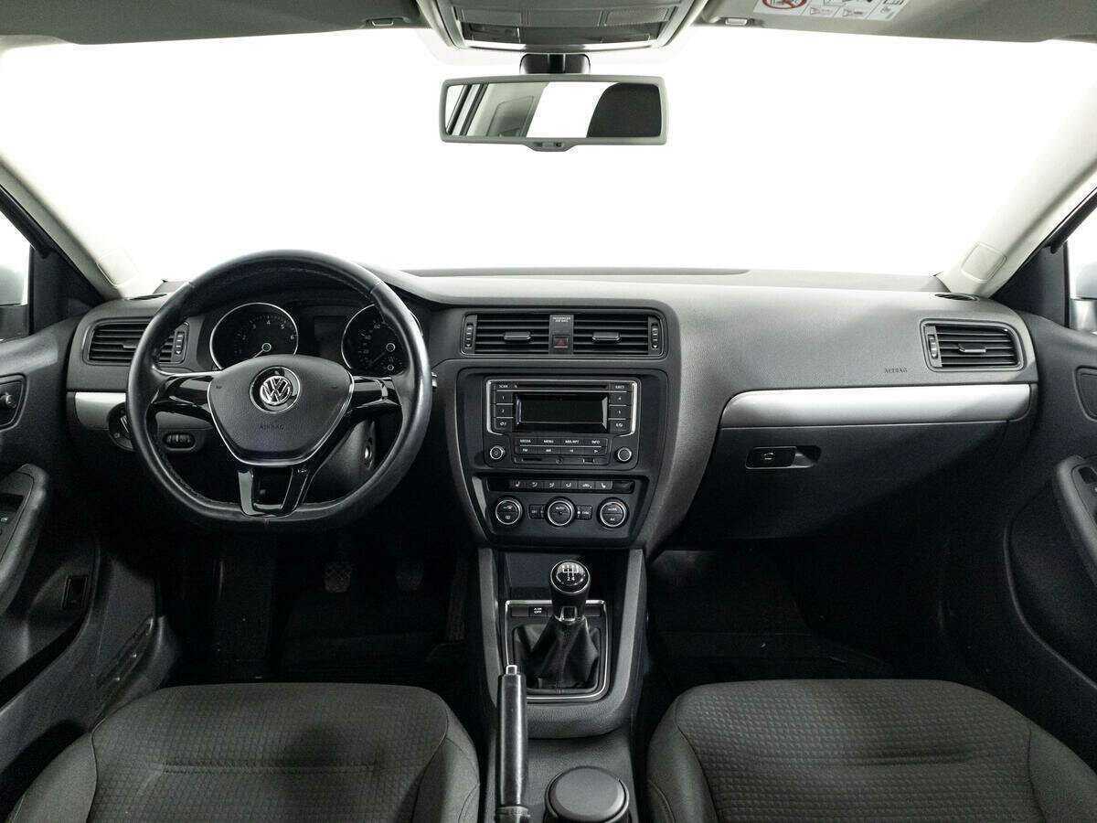 Volkswagen Jetta с пробегом — 2015 год. Фото: #12