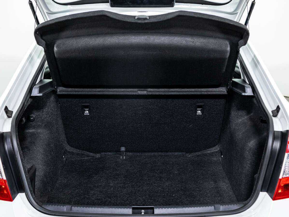 Skoda Rapid с пробегом — 2017 год. Фото: #12