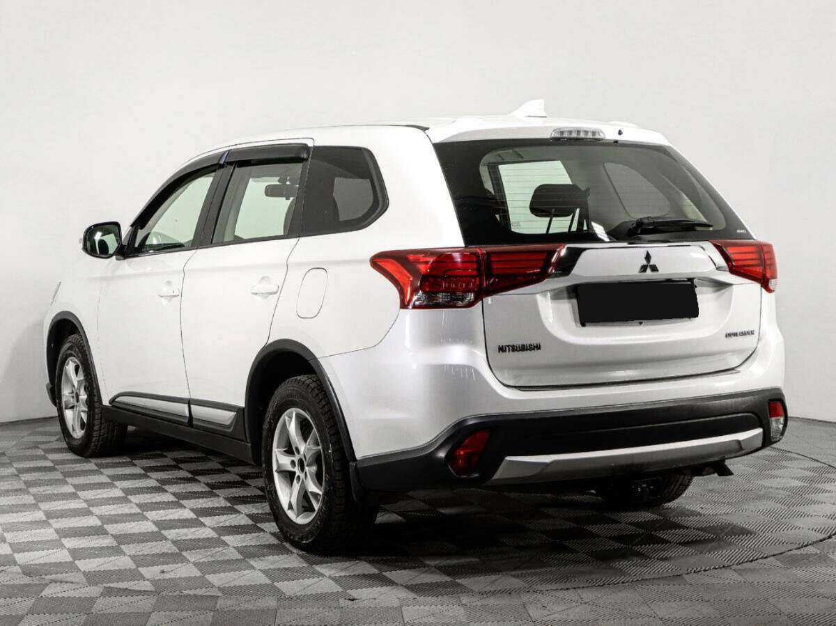 Mitsubishi Outlander с пробегом — 2018 год. Фото: #5