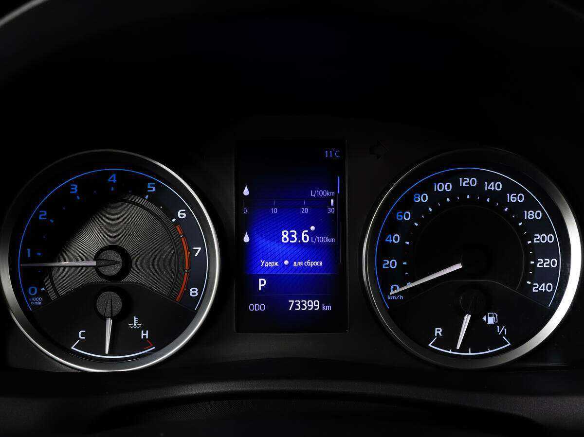 Toyota Corolla с пробегом — 2018 год. Фото: #18