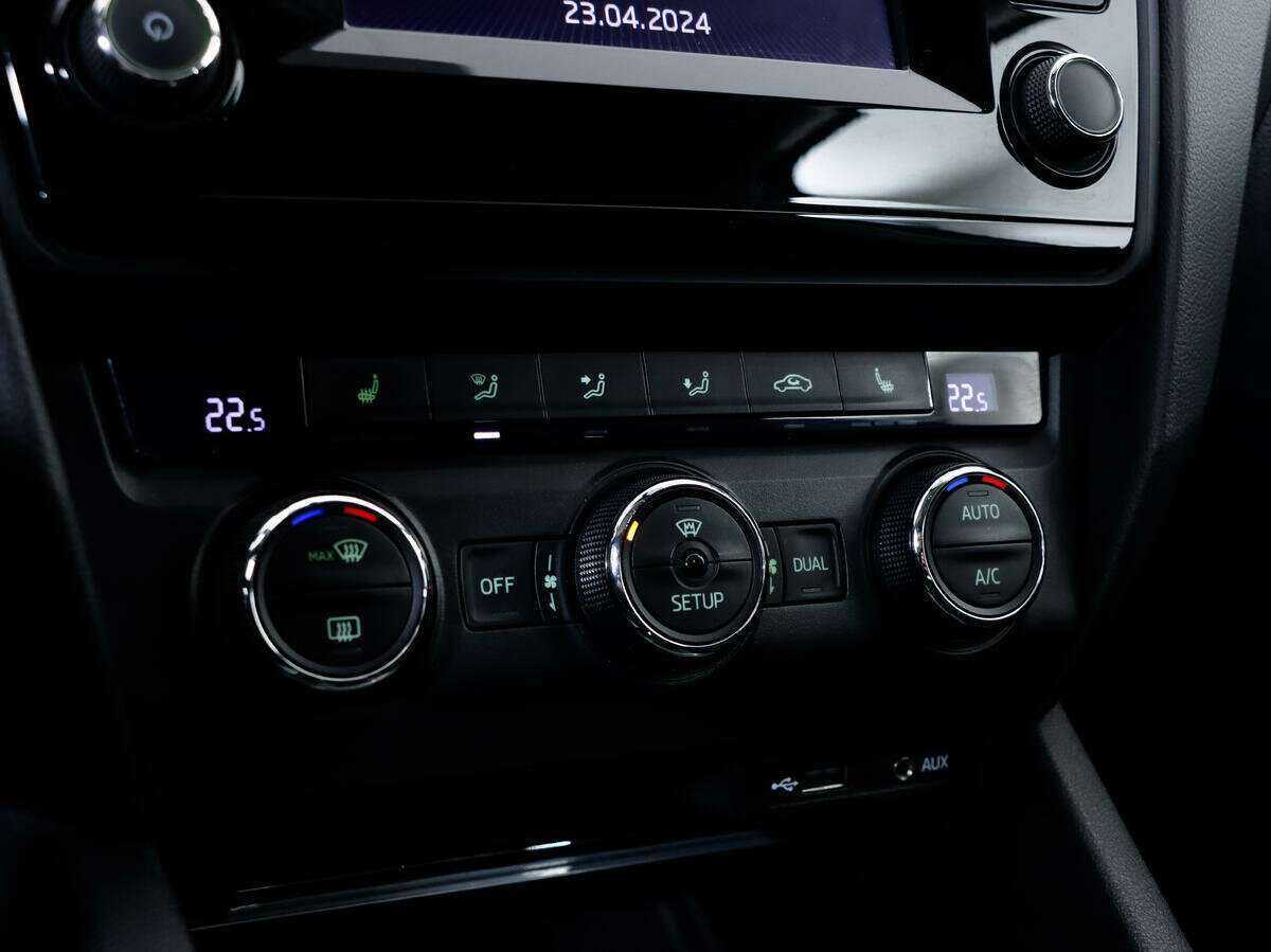 Skoda Octavia с пробегом — 2015 год. Фото: #11