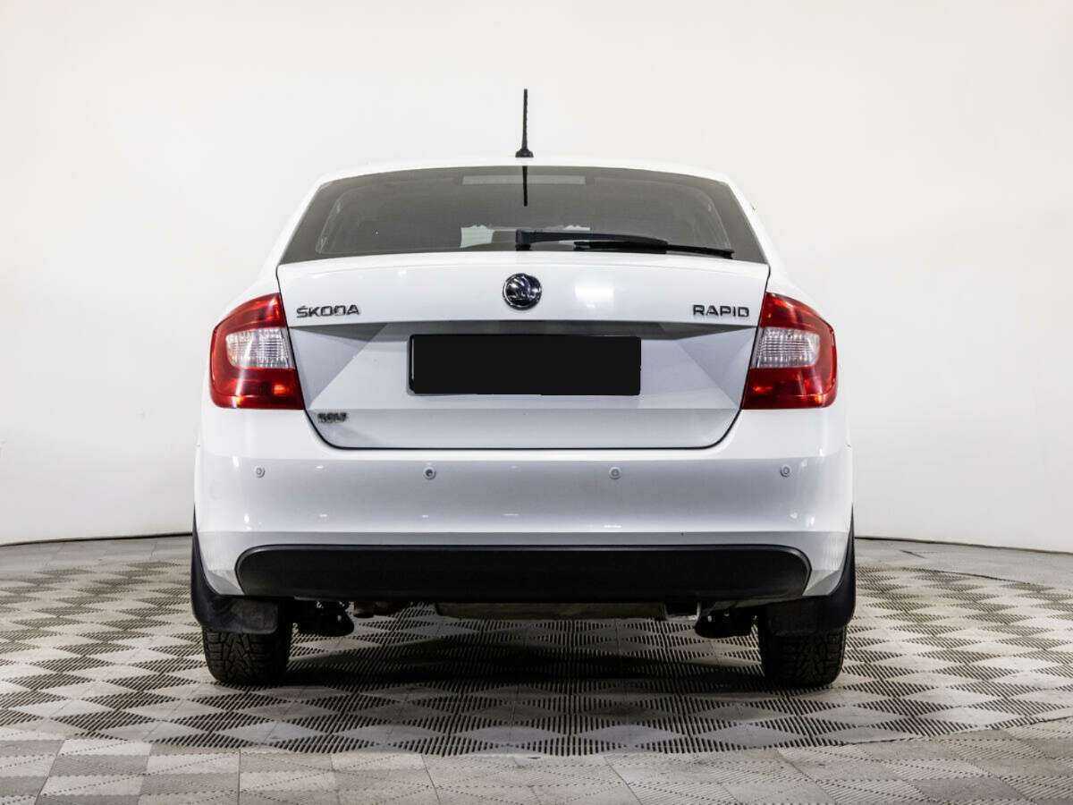 Skoda Rapid с пробегом — 2016 год. Фото: #4