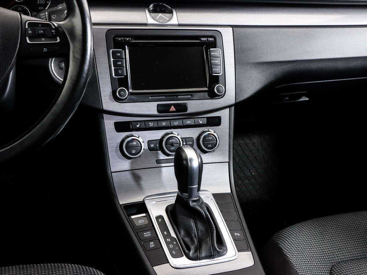 Volkswagen Passat с пробегом — 2014 год. Фото: #10