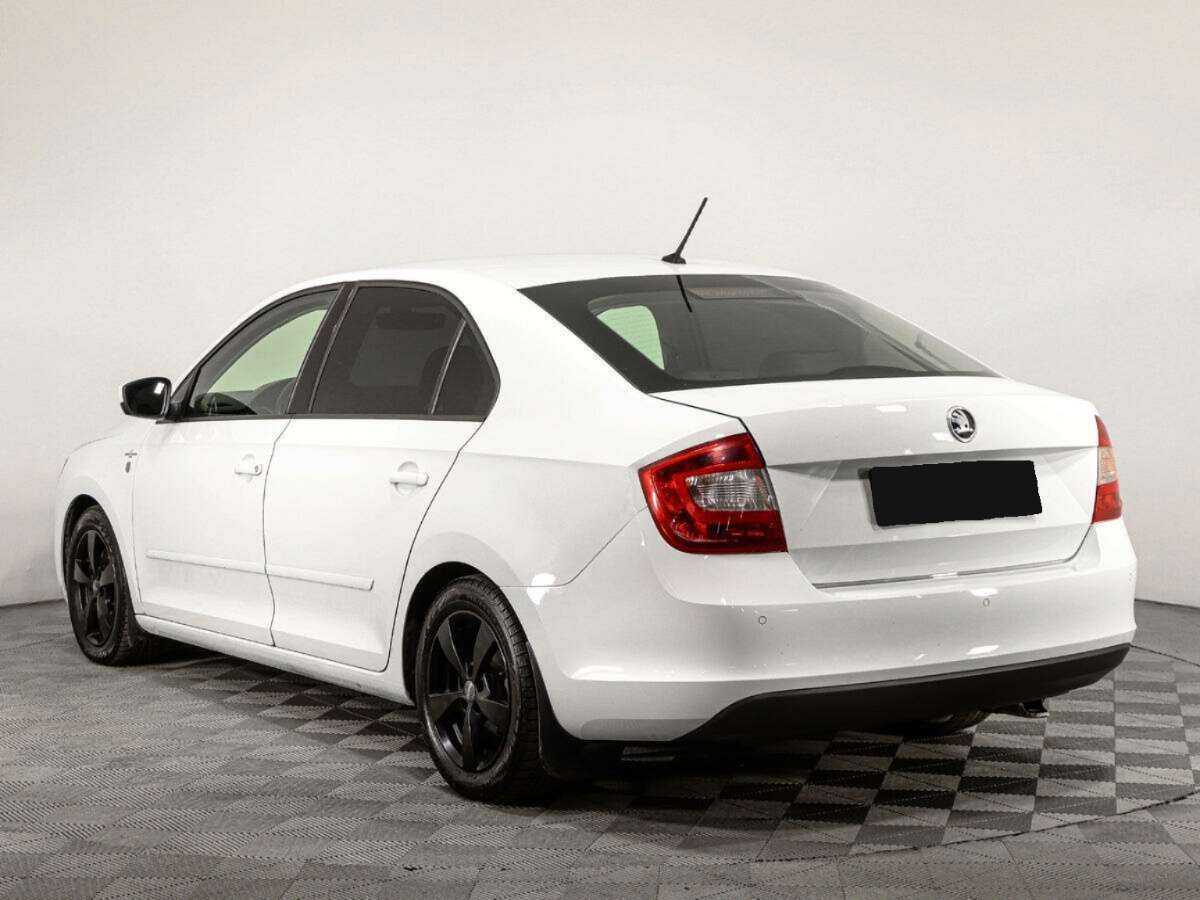 Skoda Rapid с пробегом — 2016 год. Фото: #6
