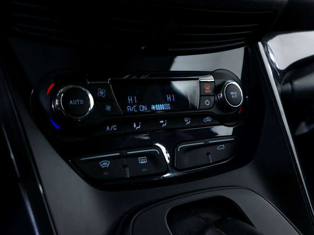 Ford Kuga с пробегом — 2013 год. Фото: #10