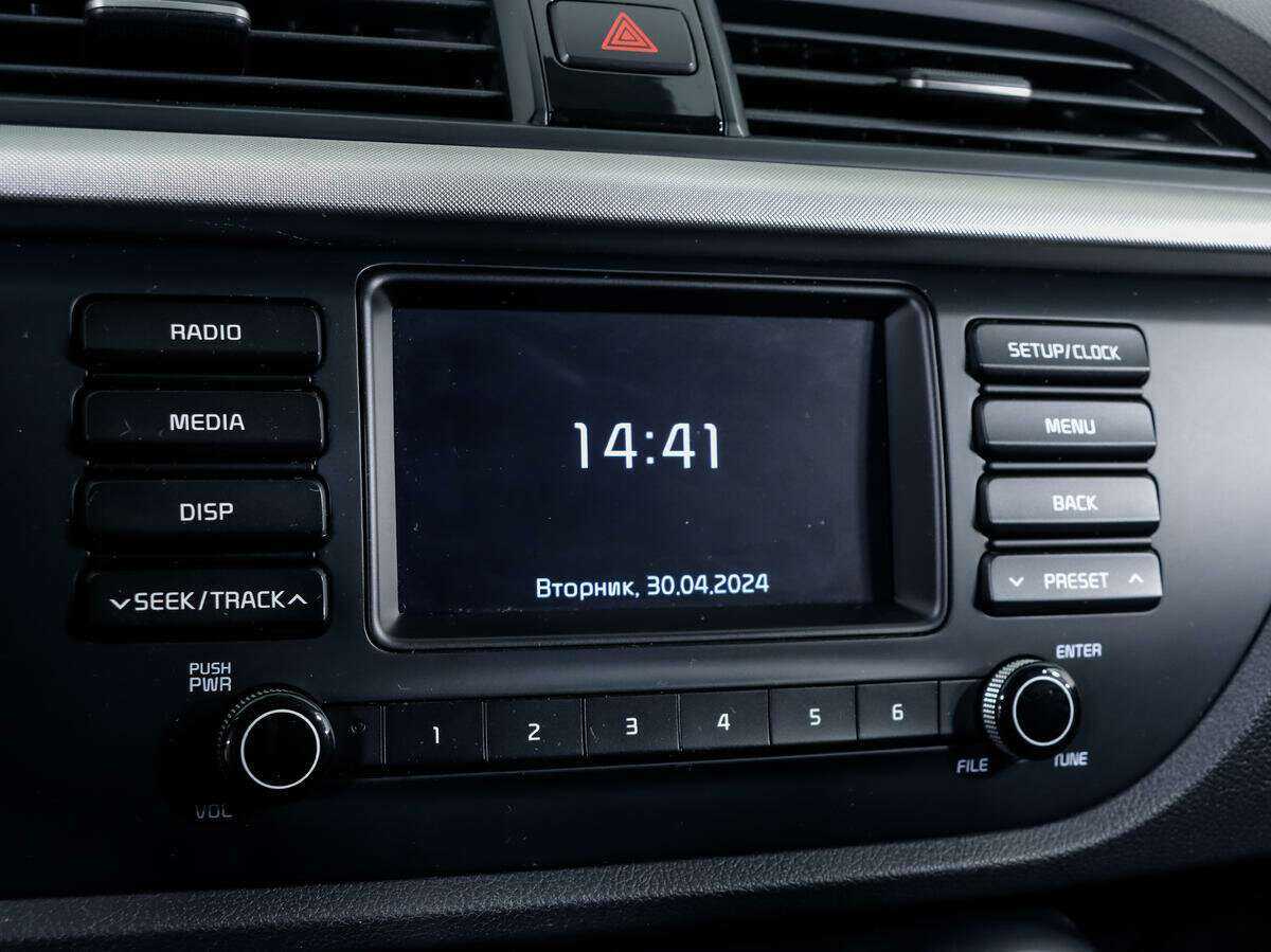 Kia Rio с пробегом — 2017 год. Фото: #12