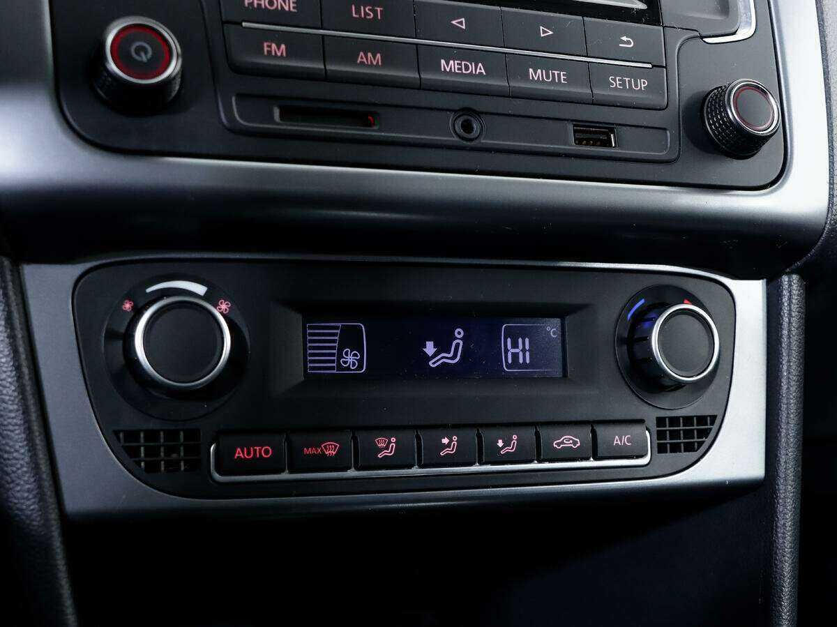 Volkswagen Polo с пробегом — 2016 год. Фото: #17