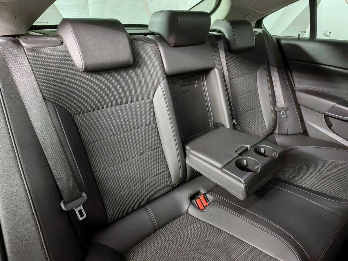 Opel Insignia с пробегом — 2013 год. Фото: #12