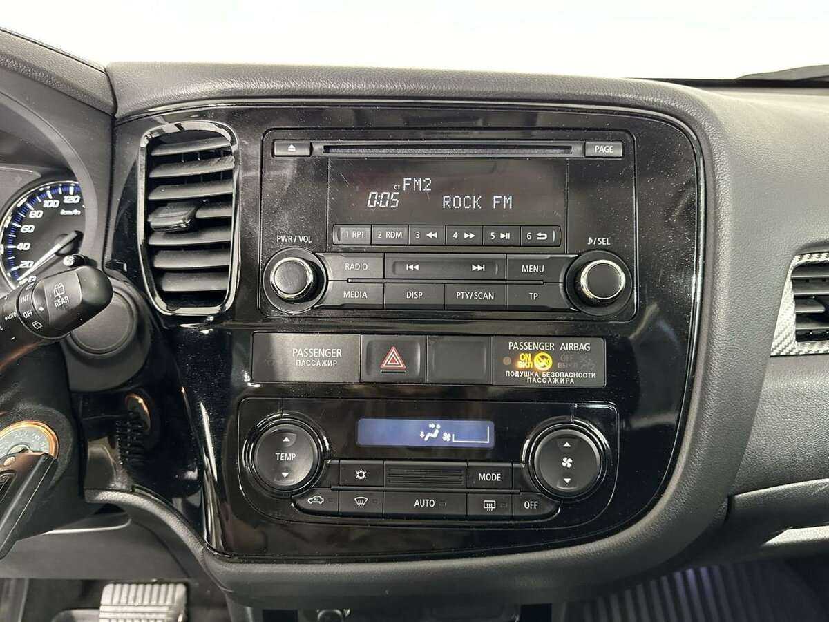 Mitsubishi Outlander с пробегом — 2017 год. Фото: #11