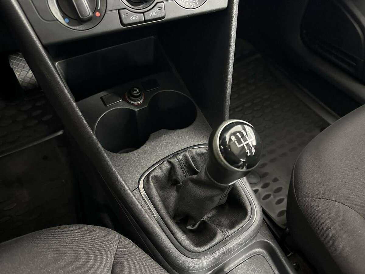Volkswagen Polo с пробегом — 2016 год. Фото: #12