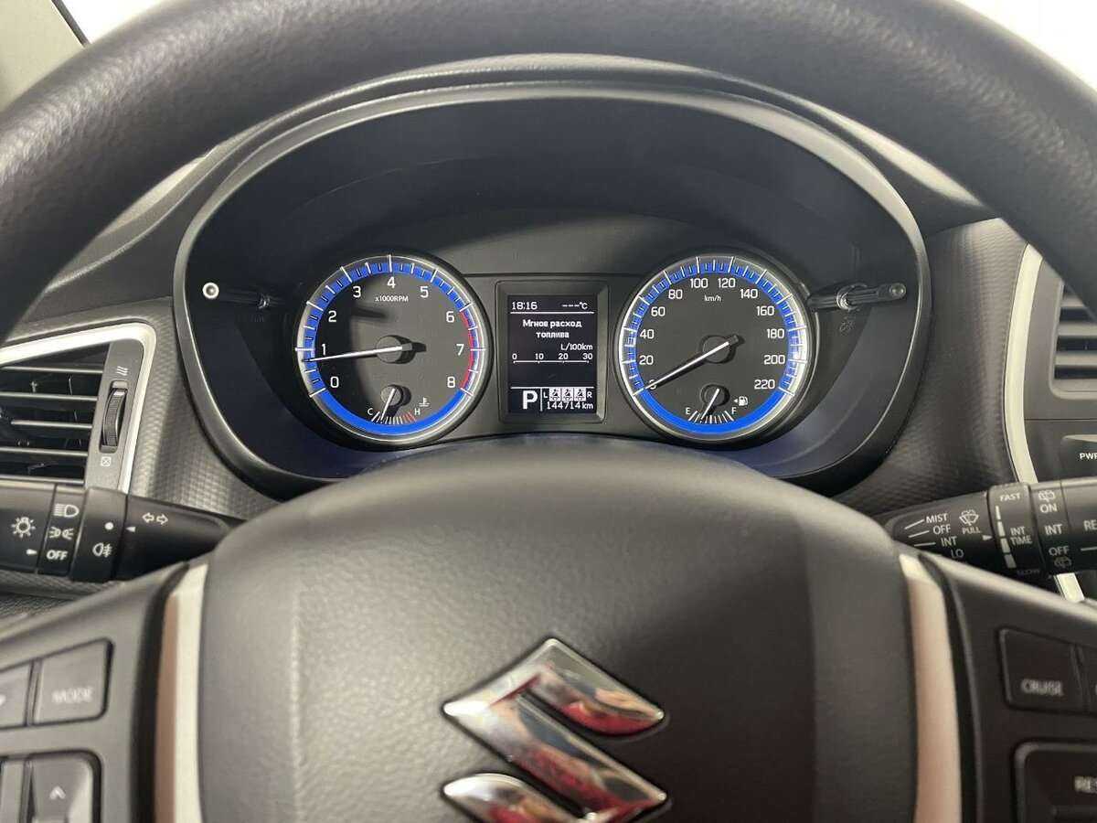 Suzuki SX4 с пробегом — 2014 год. Фото: #10