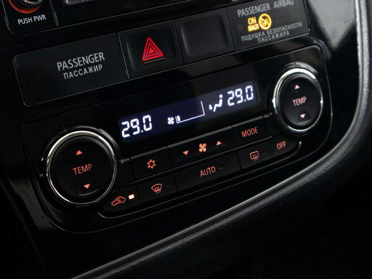 Mitsubishi Outlander с пробегом — 2017 год. Фото: #16