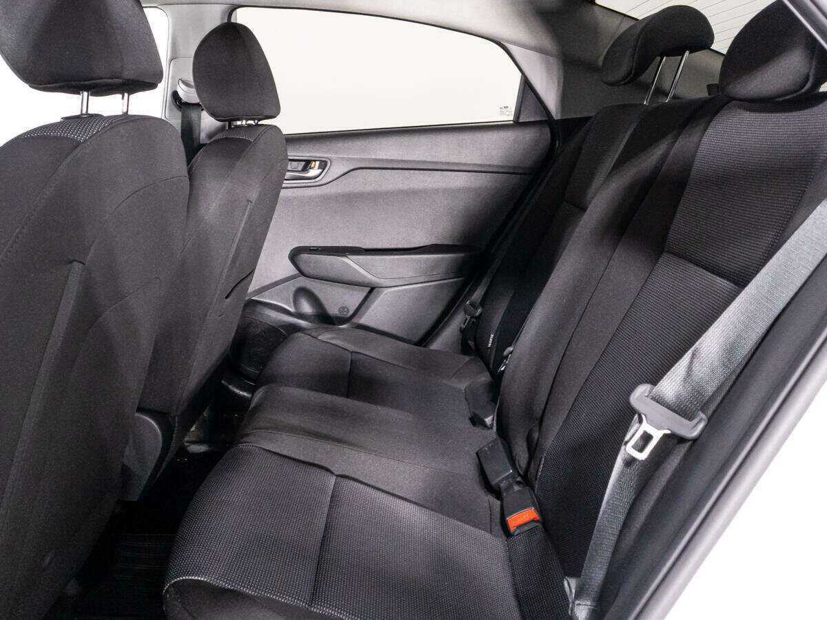 Hyundai Solaris с пробегом — 2021 год. Фото: #9