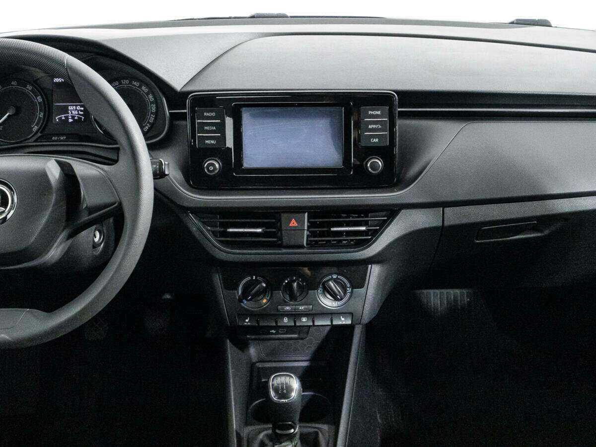 Skoda Rapid с пробегом — 2021 год. Фото: #13