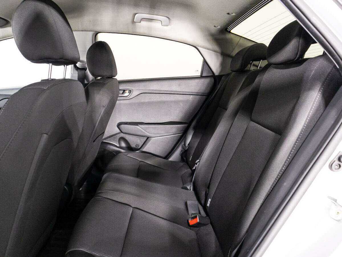 Hyundai Solaris с пробегом — 2020 год. Фото: #9