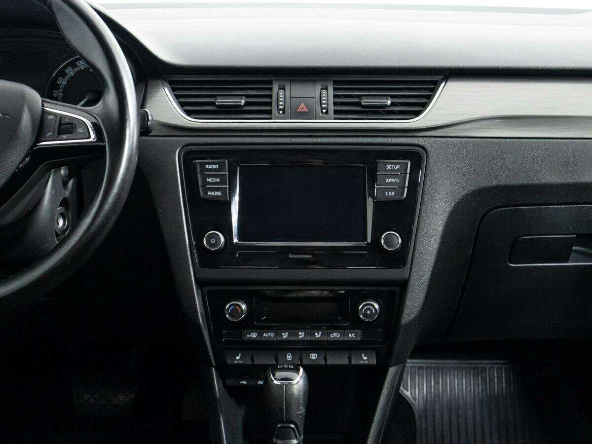 Skoda Rapid с пробегом — 2017 год. Фото: #13