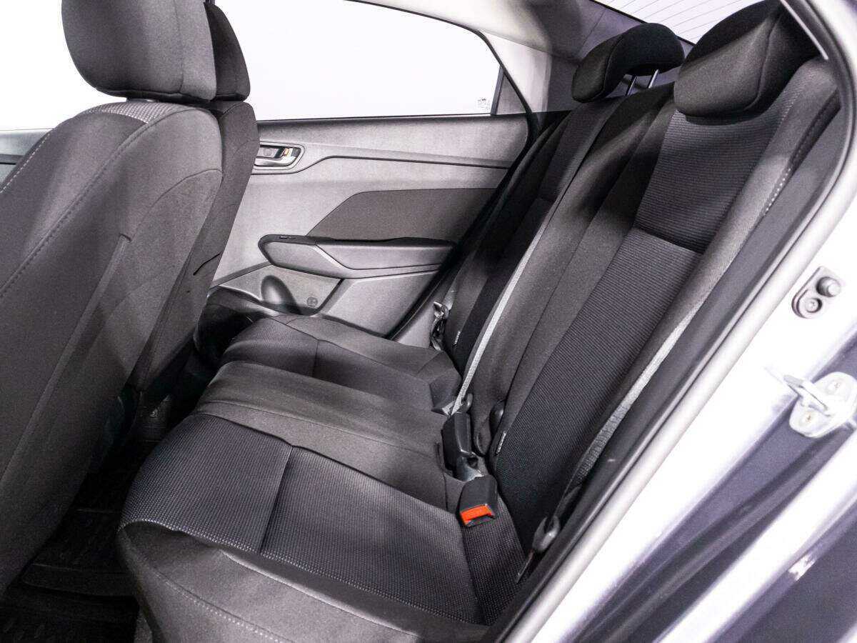 Hyundai Solaris с пробегом — 2021 год. Фото: #9