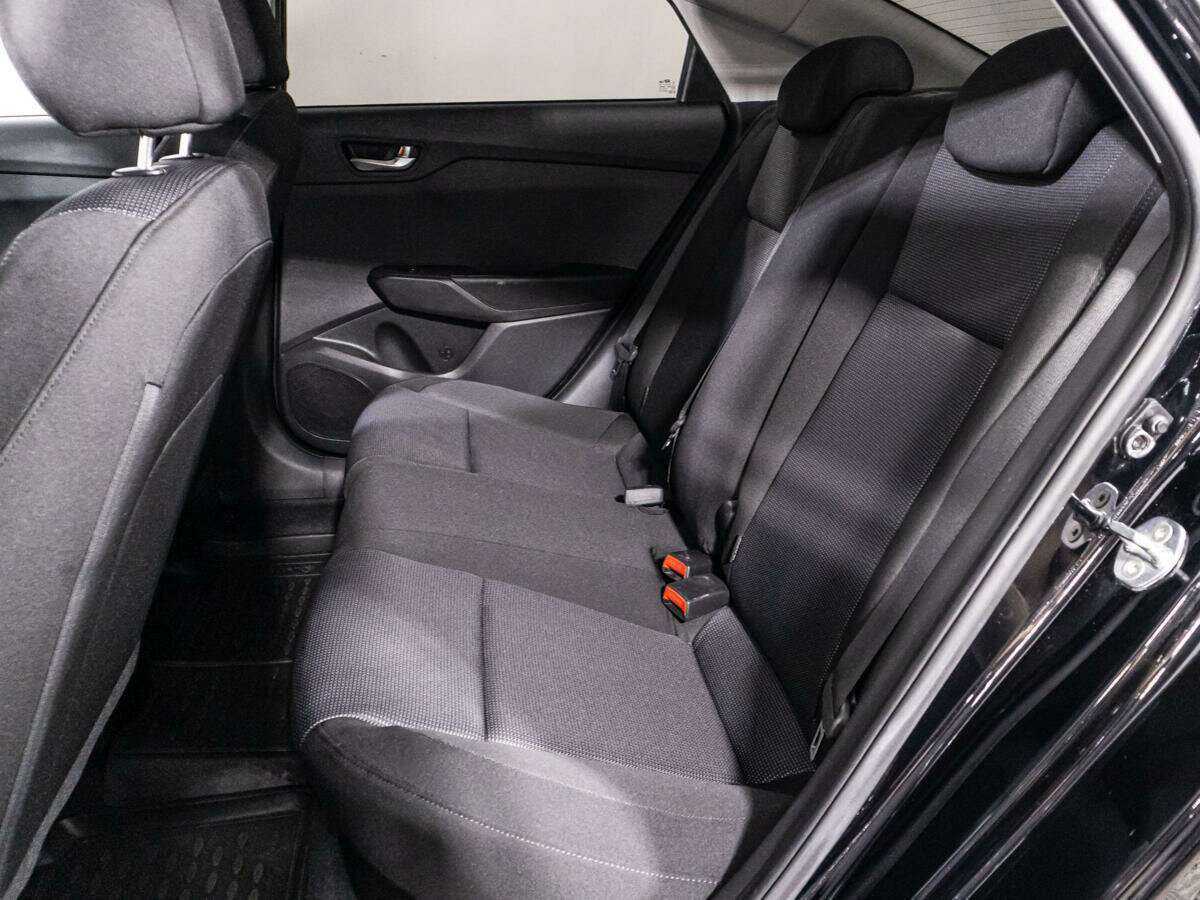 Hyundai Solaris с пробегом — 2021 год. Фото: #9